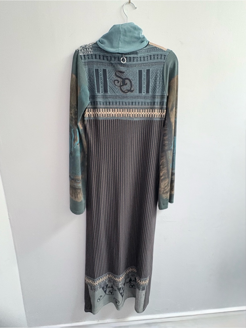 Save The Queen Maxi Dress - Picture 6 of 10